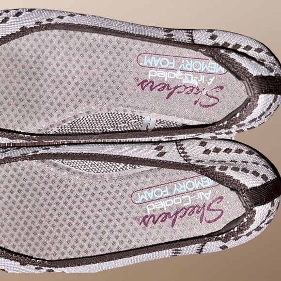 Women's Skechers, Cleo 2.0 - Be Amazed Flat Tan Size 7 - Picture 4 of 14